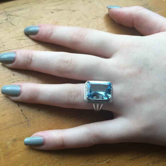 Large Genuine Sky Blue Topaz Sterling Silver Ring - Picture 2 of 14